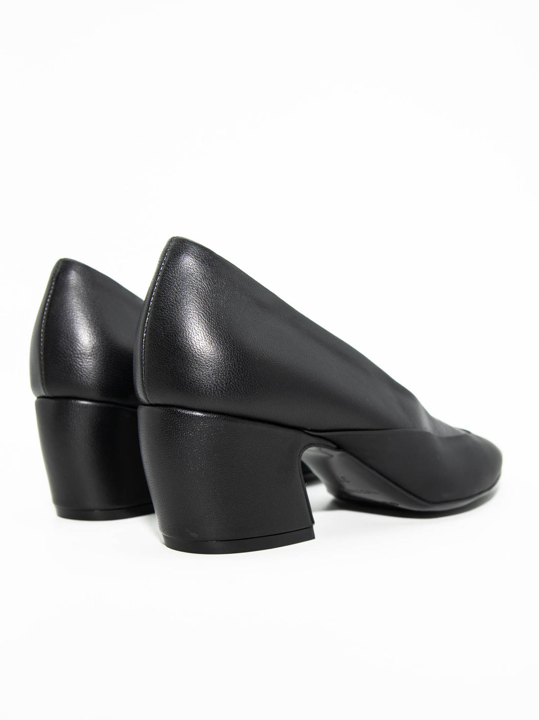 FRU02 LEATHER AND RUBBER HEEL SHOES