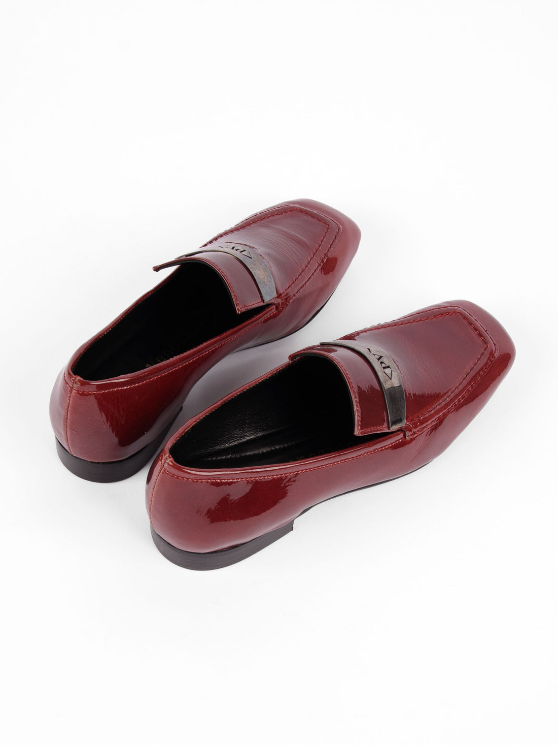 KIG54 PATENT LEATHER LOAFERS