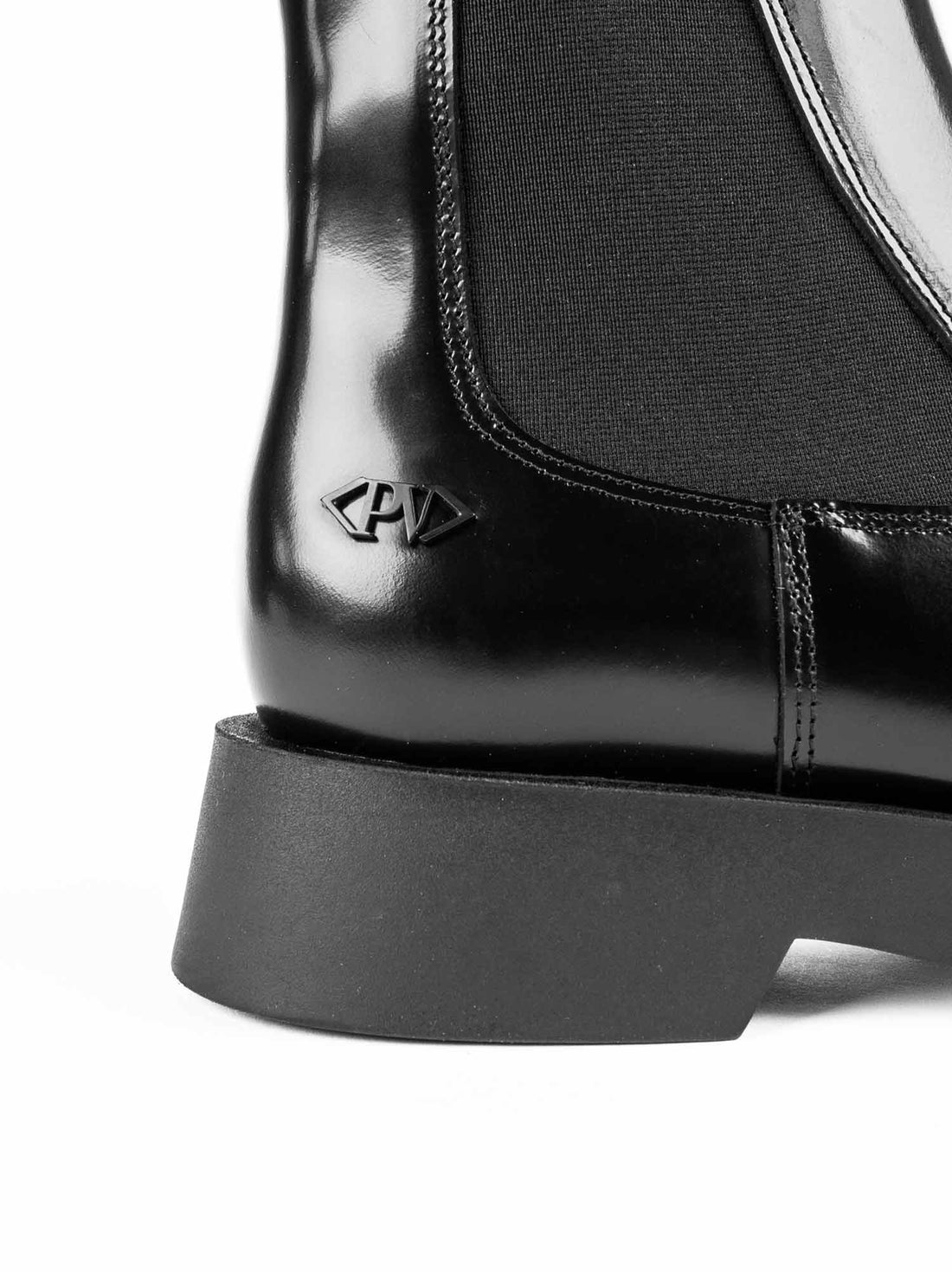 TAG1 BRUSHED LEATHER CHELSEA ANKLE BOOTS